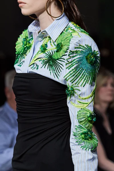 Look 70
